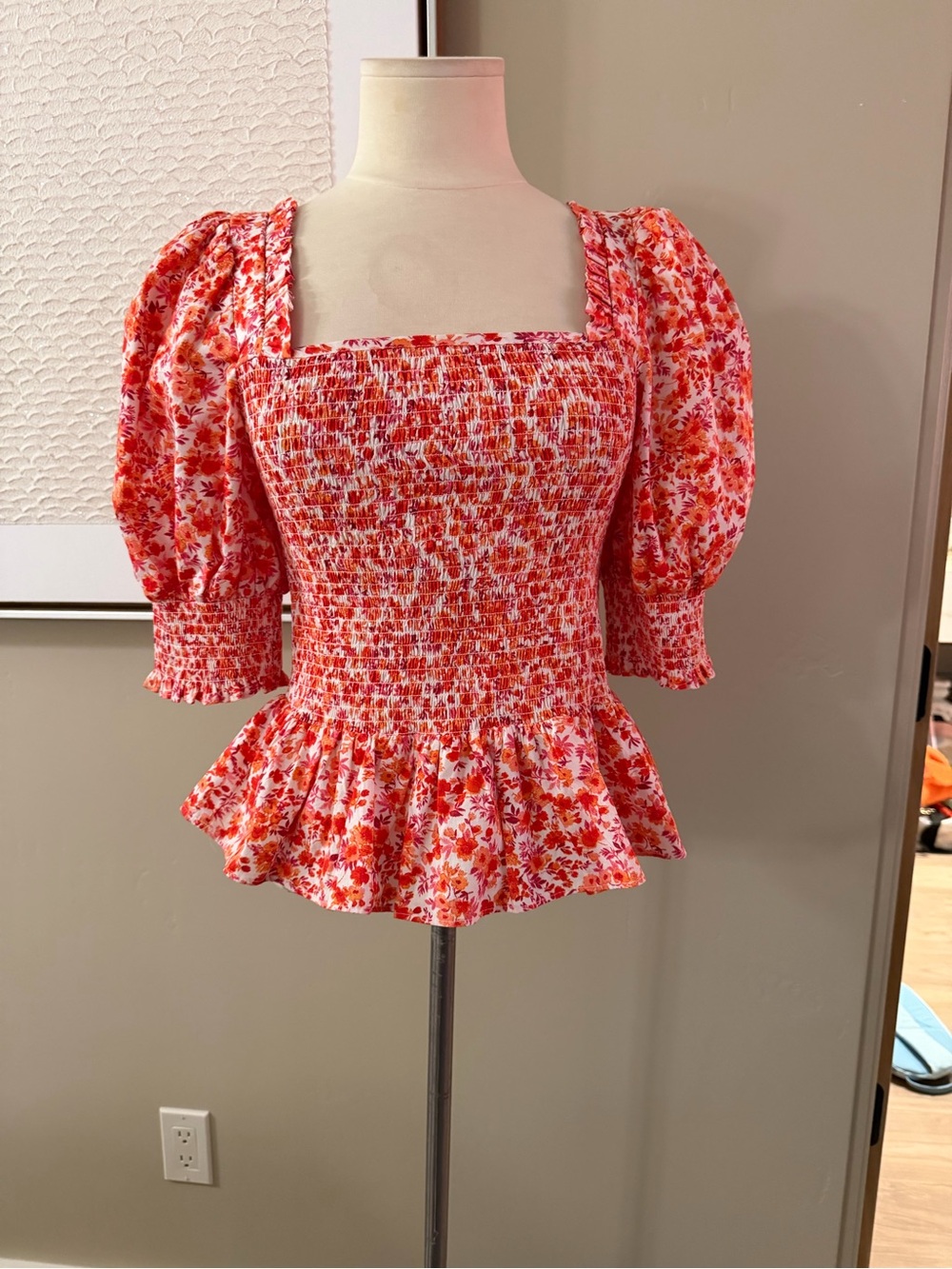 CeCe Red Floral Smocked Square-Neck Puff Sleeve Top